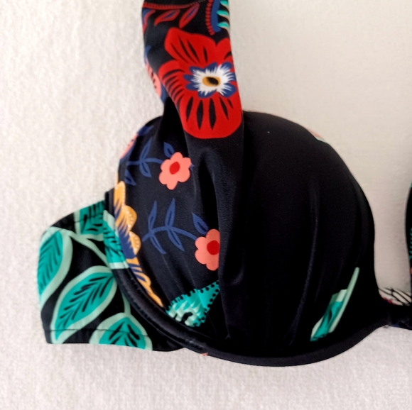 VENUS Over-The-Shoulder Marilyn Bikini Top, size 38B/ 40A - Picture 8 of 14